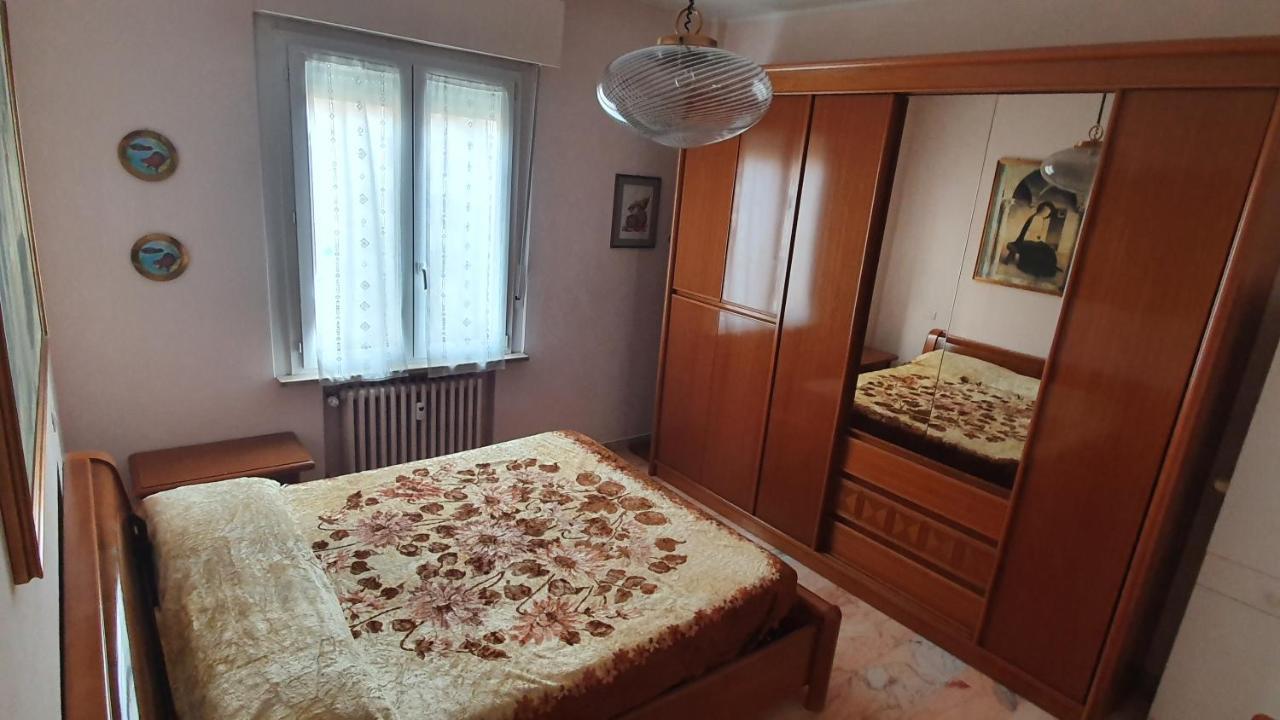 Comfort House Πέζαρο Εξωτερικό φωτογραφία