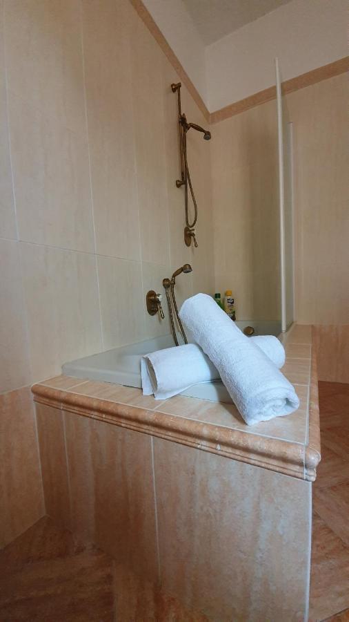 Comfort House Πέζαρο Εξωτερικό φωτογραφία